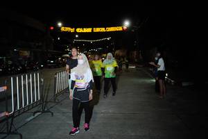 BIB: 30402
                            <button type="button" onclick="openModal(21794391)" class="btn btn-primary btn-sm float-right btn-popup" data-toggle="modal" data-target=".modal-high-quality">
                        <i class="fas fa-shopping-cart"></i> Add to Cart
                    </button>
                                            <button type="button" onclick="isThisMe(21794391, true)" class="btn btn-success btn-sm float-right btn-popup btn-isme hidden" data-toggle="tooltip" data-placement="bottom" title="นี่คือรูปของคุณใช่ไหม คลิกที่นี่เพื่อเอาเข้าอัลบั้ม">
                        <i class="fas fa-plus"></i> Add to album
                    </button>
                    <button type="button" onclick="isThisMe(21794391, false)" class="btn btn-warning btn-sm float-right btn-popup btn-isnotme hidden">
                        <i class="fas fa-ban"></i> Remove from album
                    </button>